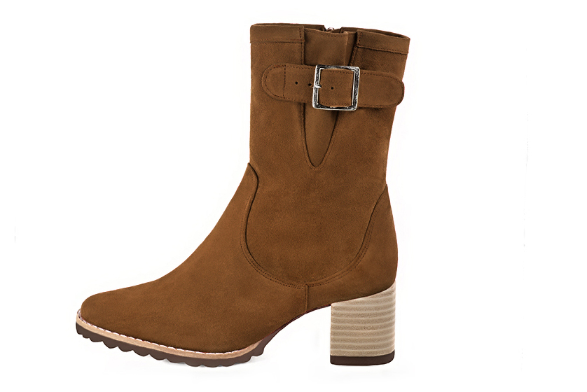 Caramel brown women's ankle boots with buckles on the sides. Round toe. Medium block heels. Profile view - Florence KOOIJMAN